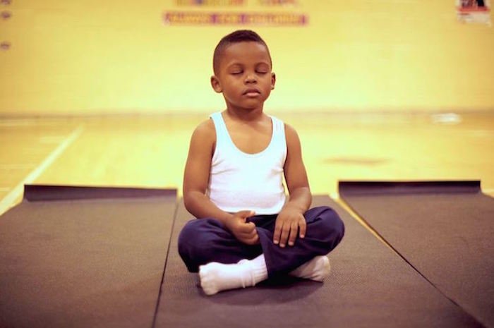 Une école remplace la détention par la méditation